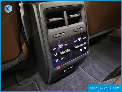 PORSCHE MACAN BASE 4