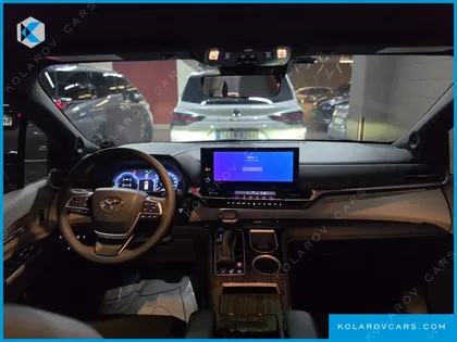TOYOTA SIENNA 2.5 HYBRID AWD