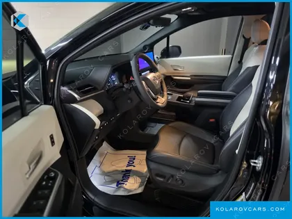 TOYOTA SIENNA 2.5 HYBRID AWD