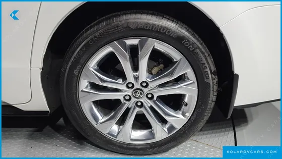 TOYOTA SIENNA 2.5 HYBRID 2WD