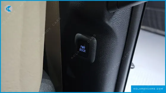 TOYOTA SIENNA 2.5 HYBRID 2WD