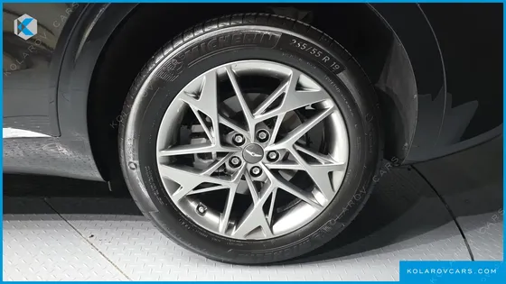 GENESIS GV70 2.5T GASOLINE 2WD