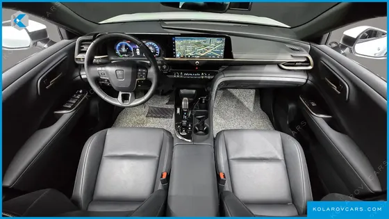 TOYOTA CROWN 2.5 4WD HYBRID