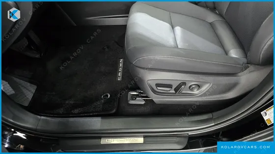 TOYOTA CROWN 2.4 4WD DUAL BOOST HYBRID