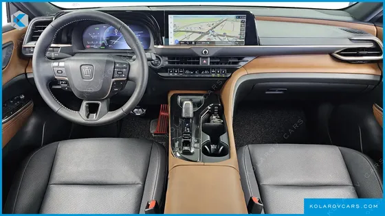 TOYOTA CROWN 2.5 4WD HYBRID