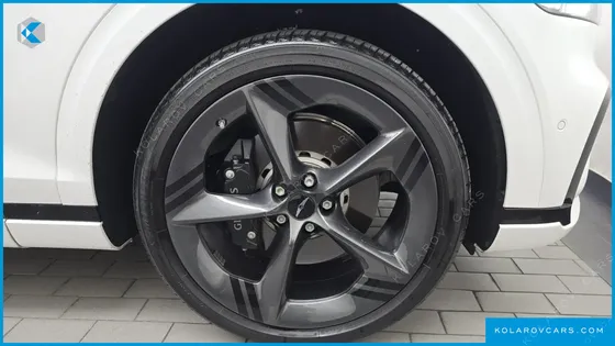 GENESIS GV70 2.5T GASOLINE 2WD