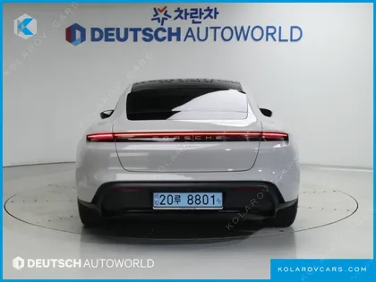PORSCHE TAYCAN BASE