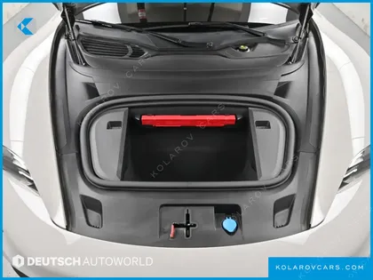 PORSCHE TAYCAN BASE