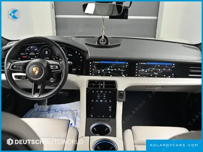 PORSCHE TAYCAN BASE