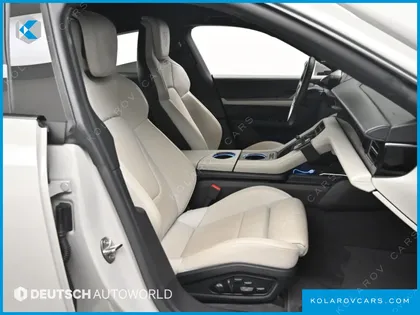 PORSCHE TAYCAN BASE