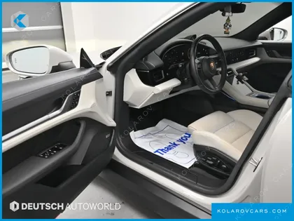 PORSCHE TAYCAN BASE