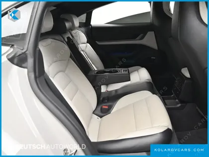 PORSCHE TAYCAN BASE
