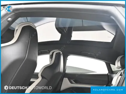 PORSCHE TAYCAN BASE