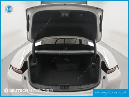 PORSCHE TAYCAN BASE