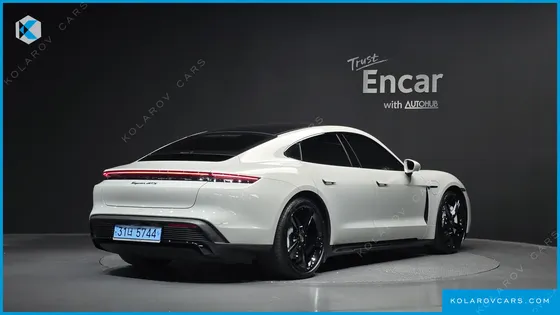 PORSCHE TAYCAN GTS