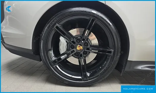PORSCHE TAYCAN GTS
