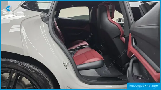 PORSCHE TAYCAN GTS