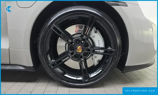 PORSCHE TAYCAN GTS