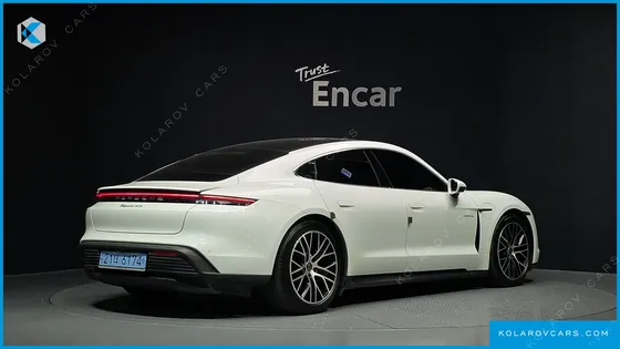 PORSCHE TAYCAN 4S