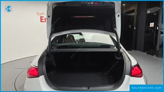 MERCEDES E-CLASS E300 4MATIC AMG LINE