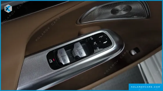 MERCEDES E-CLASS E300 4MATIC AMG LINE