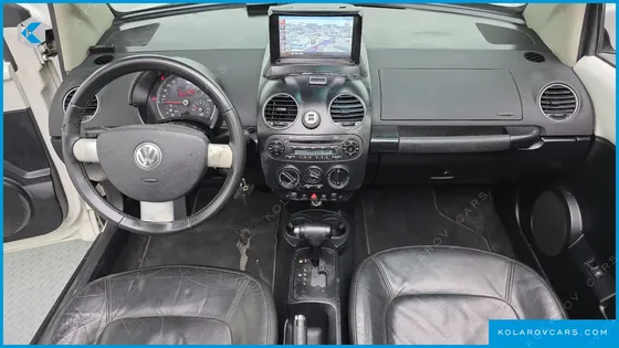 VOLKSWAGEN BEETLE 2.0 CABRIOLET