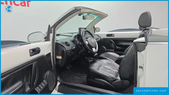 VOLKSWAGEN BEETLE 2.0 CABRIOLET
