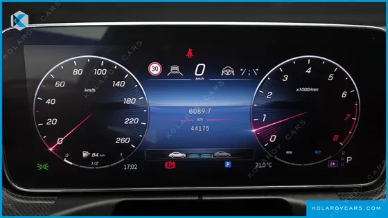 MERCEDES C-CLASS C300 AMG LINE
