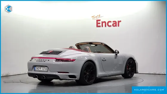 PORSCHE 911 CARRERA 4 CABRIOLET
