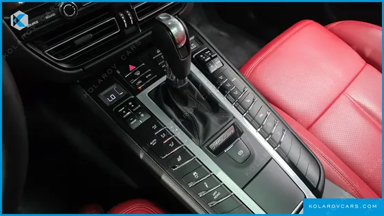 PORSCHE MACAN 2.0