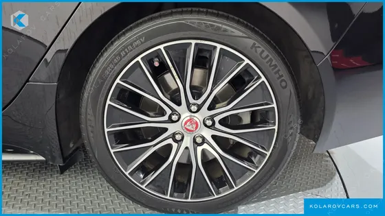 JAGUAR XE D180 R-DYNAMIC S