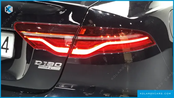 JAGUAR XE D180 R-DYNAMIC S