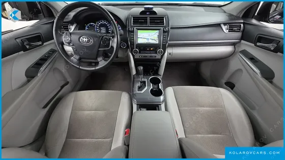 TOYOTA CAMRY HYBRID XLE
