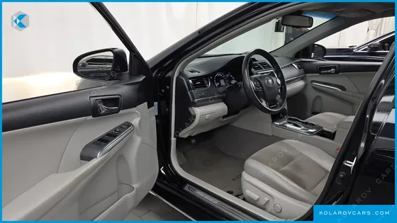 TOYOTA CAMRY HYBRID XLE