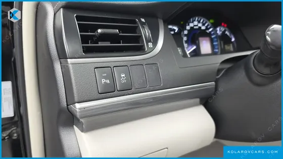 TOYOTA CAMRY HYBRID XLE