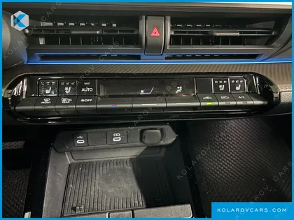 TOYOTA PRIUS 2.0 XLE