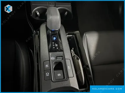TOYOTA PRIUS 2.0 XLE