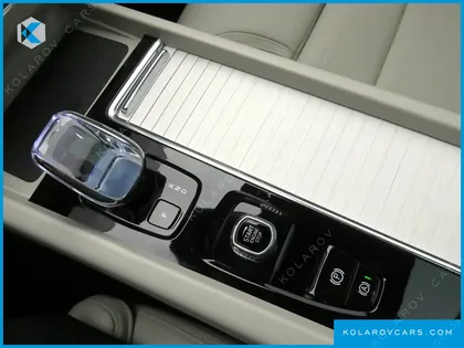 VOLVO XC60 T8 ULTRA BRIGHT