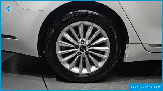 KIA K7 3.0 LPI LUXURY (RENTAL CAR)