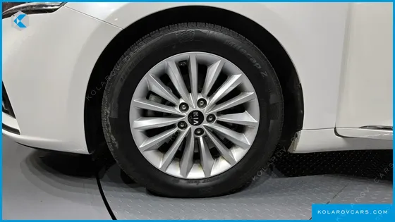 KIA K7 3.0 LPI LUXURY (RENTAL CAR)