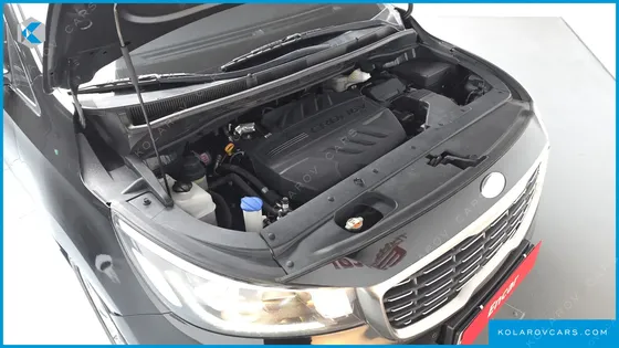 KIA CARNIVAL 9-SEATER PRSTIGE