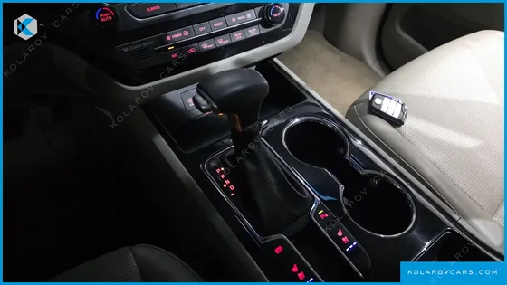 KIA CARNIVAL 9-SEATER PRSTIGE