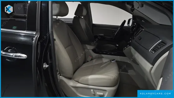 KIA CARNIVAL 9-SEATER PRSTIGE