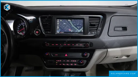 KIA CARNIVAL 9-SEATER PRSTIGE
