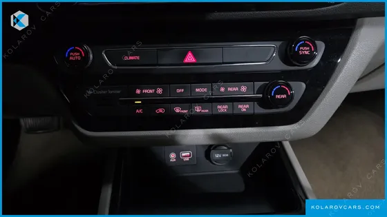 KIA CARNIVAL 9-SEATER PRSTIGE