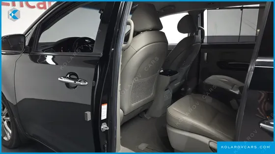 KIA CARNIVAL 9-SEATER PRSTIGE