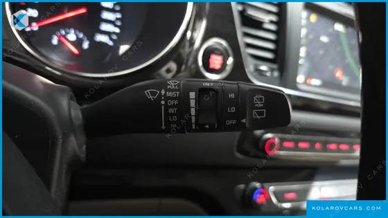 KIA CARNIVAL 9-SEATER PRSTIGE
