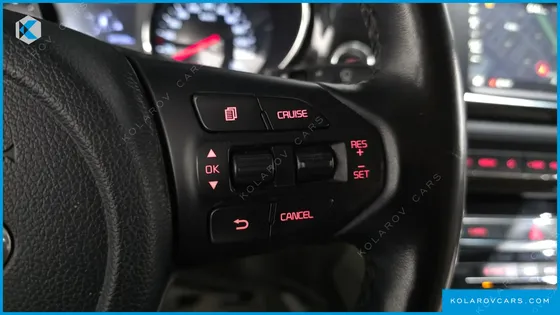 KIA CARNIVAL 9-SEATER PRSTIGE