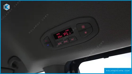 KIA CARNIVAL 9-SEATER PRSTIGE