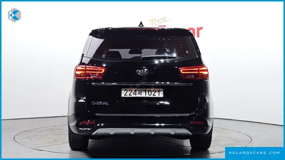 KIA CARNIVAL 9-SEATER PRSTIGE